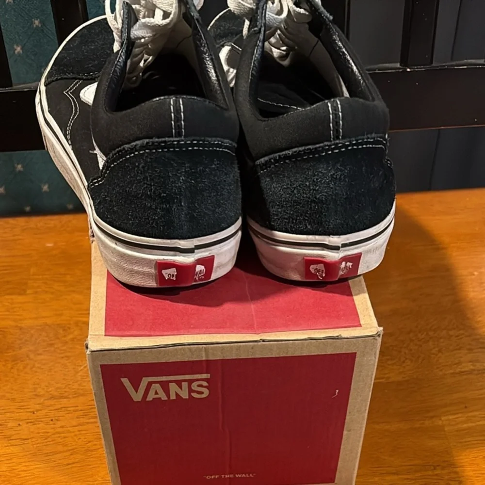 Vans Men's Classic Black and White Sneakers - Picture 3 of 6